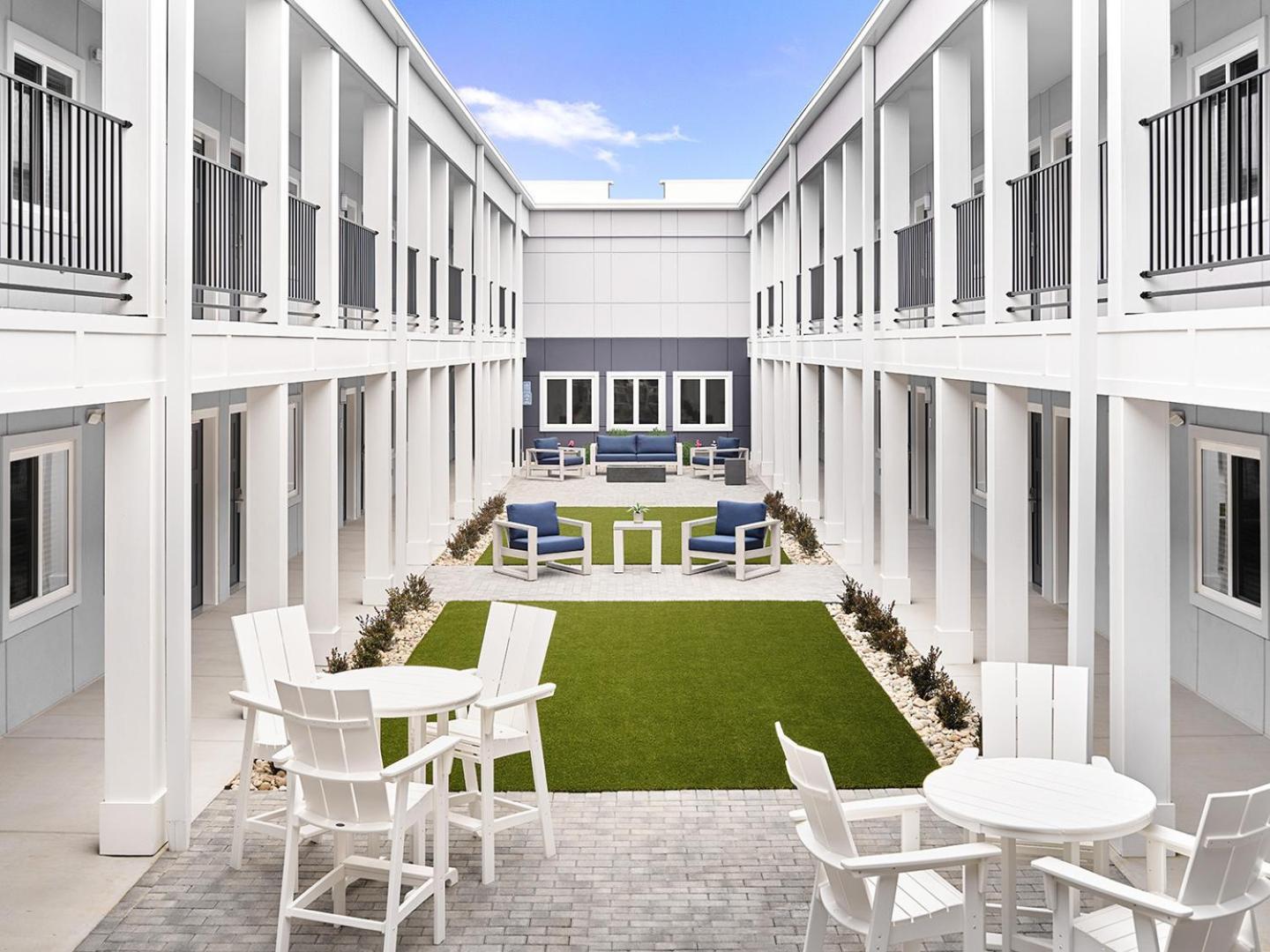 Stayapt Suites Columbus-Fort Benning Exterior foto